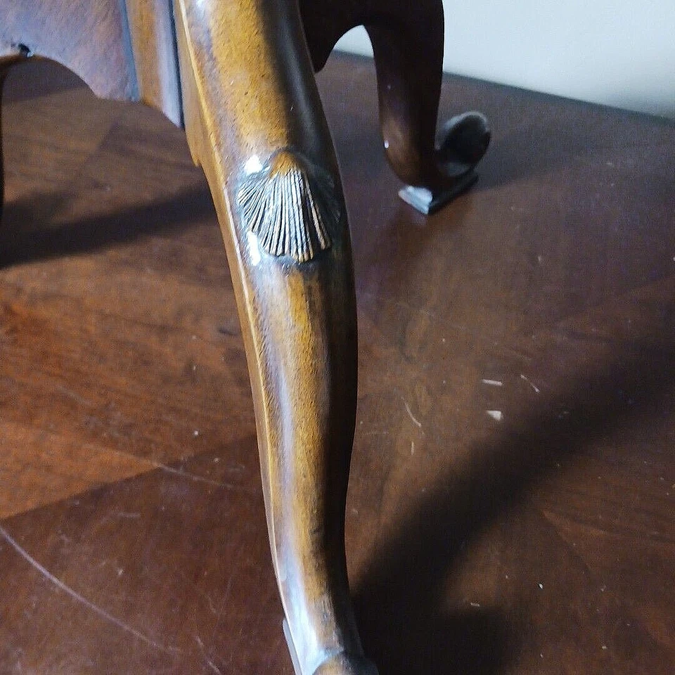 Приставной столик Theodore Alexander из корочки для пирога с резными раскладушками красное дерево Индия - Изображение 3 из 4