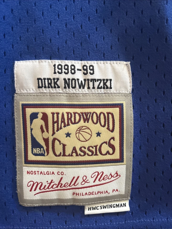 Camiseta Dallas Mavericks Dirk Nowitzki #41 Hardwood Classics - Tamanho XL - Imagem 2 de 3