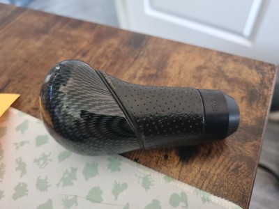 Momo Carbon Look Schwarz Schaltknauf Universal 