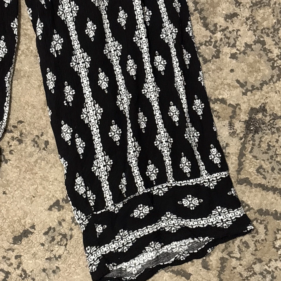 Женские брюки-капри Falls Creek размер Small с черно-белым принтом без застежек с карманами - Изображение 2 из 4