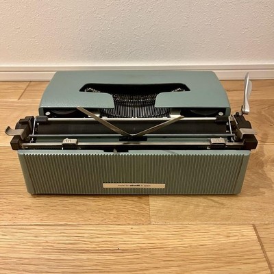 Used] GUCCI × Olivetti Lettera 32 Typewriter w/ Case Tested Rare