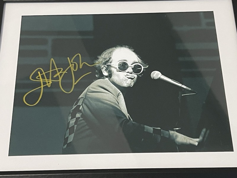 ELTON JOHN  8 X 11.5 Autographed signed In Gold photo NicelyFramed Music Legend