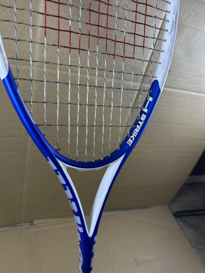 Wilson Impact Pro 500 Squash Racket With Case - Image 4 of 4