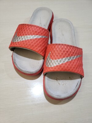 Nike Benassi Mens Sandal Slides size 8 (see condition) shoes2