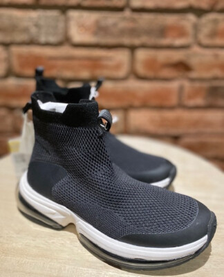 Zara little Kid Sock Style Pull on Sneaker schwarz -weisse Sohle Gr. 33 Neu OVP
