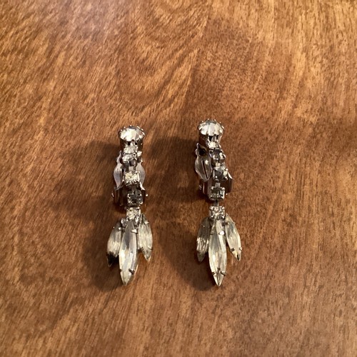 Vintage Rhinestone Dangle Clip On Earrings 1 1/2” L - Picture 8 of 8