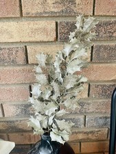 Gold Holly Leaves Pick, 22