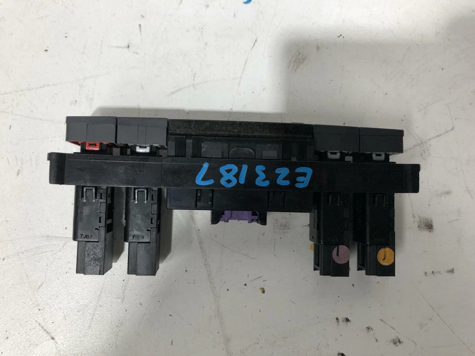 Holden Captiva Display Cluster/Switches CG 09/2006-02/2011 - image 3 of 4