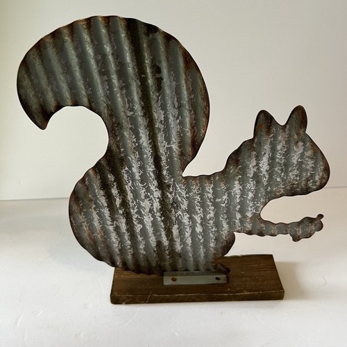 Rustic Steel Garden/Indoor Squirrel Ornament Art Gift - 11 in x 12 inch - Picture 1 of 6