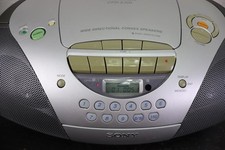 Sony CFD-S300 Megabass Boombox CD-Player/AM-FM Radio/Cassette Recording Player