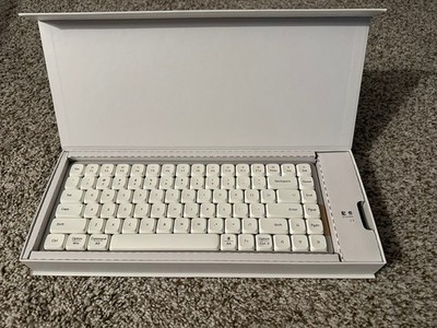 Lofree Flow 84 key white wireless low profile keyboard - linear