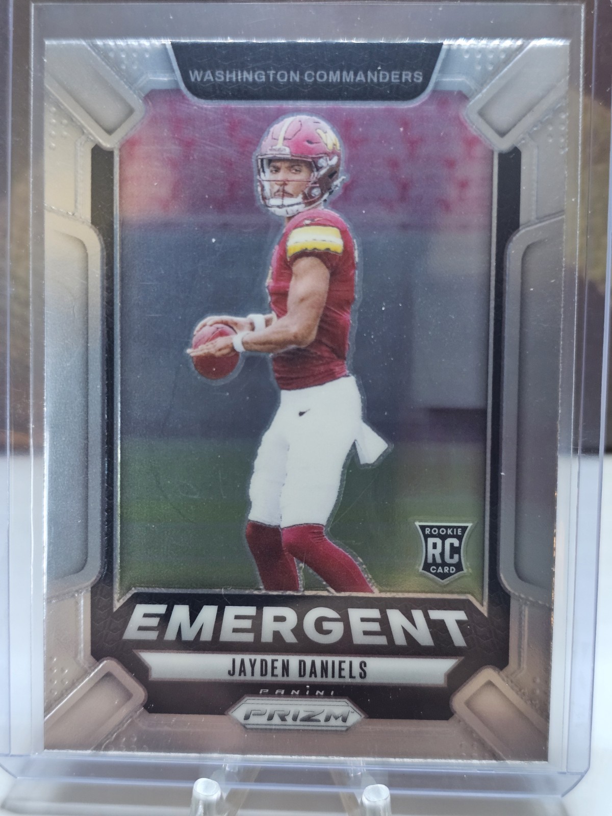 2024 Panini Prizm Football Emergent Rookie RC Jayden Daniels Washington! B16