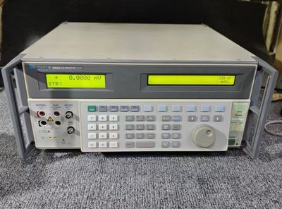 Fluke 5500A Multifunction Calibrator with SC300 300MHz Scope Option 5500A-SC300