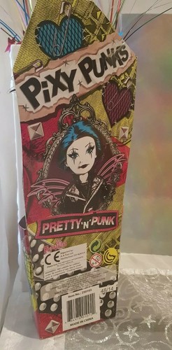 PIXY PUNK DOLL Pretty'N'Punk Pink Mo Hawk hair. MONSTER HIGH ARENA Ankle boots. - Picture 2 of 3