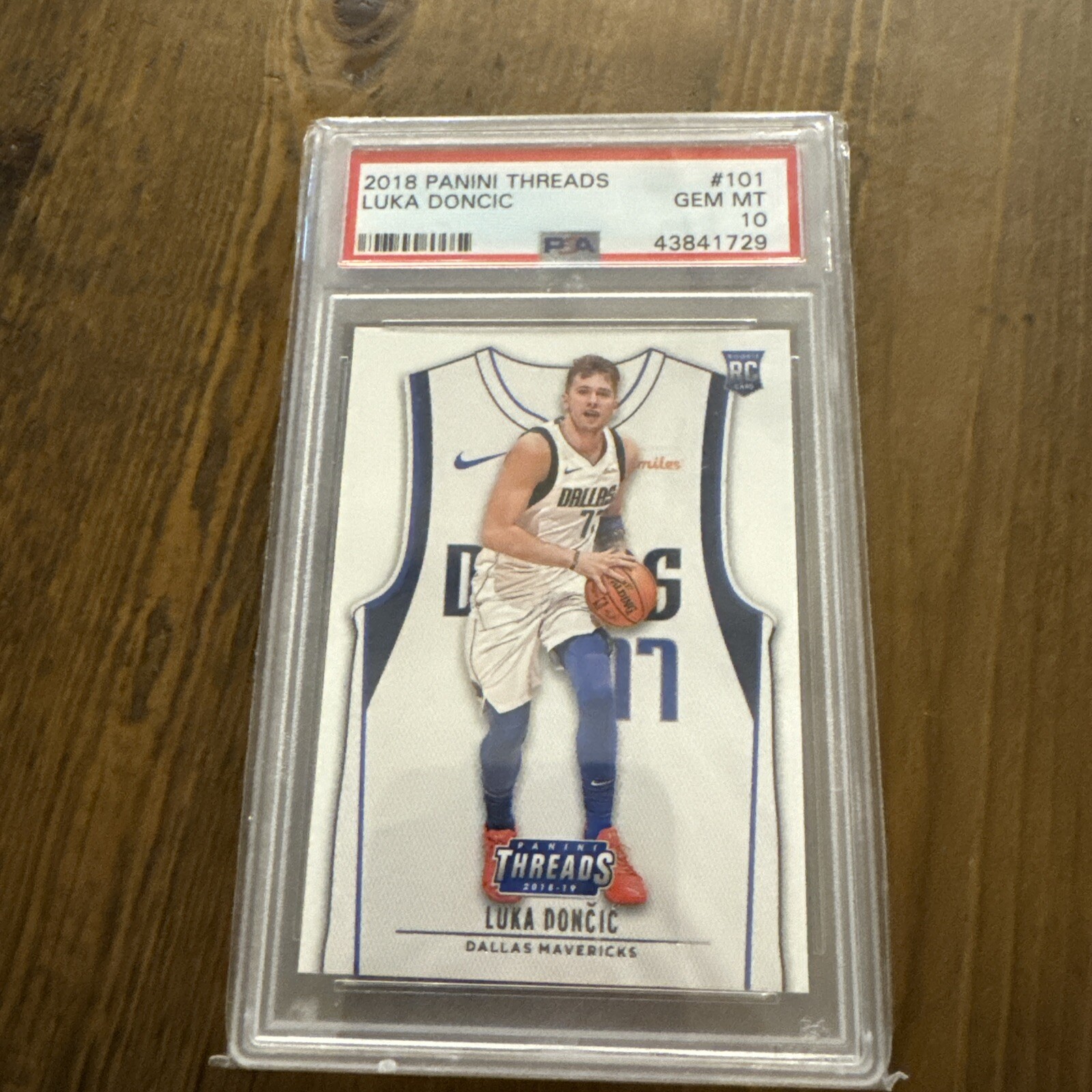 2018-19 Panini Threads Luka Doncic #101 Rookie Card PSA 10 GEM MT  view 3