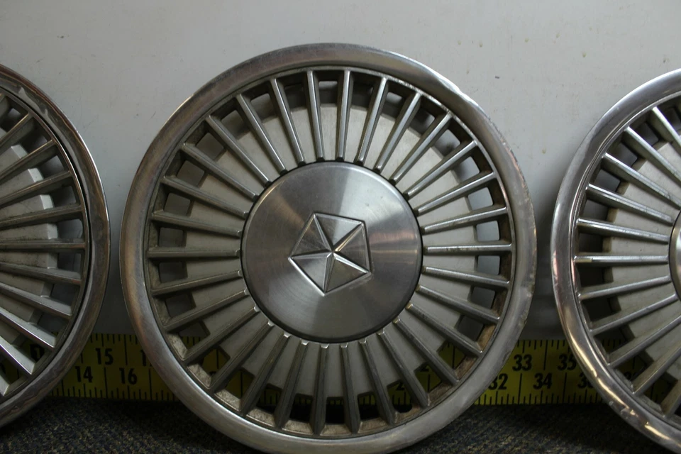 OEM Set of 4 14" Hub Cap Wheel Covers Pentastar 1984-88 Plymouth Chrysler(1880) - Image 3 of 4