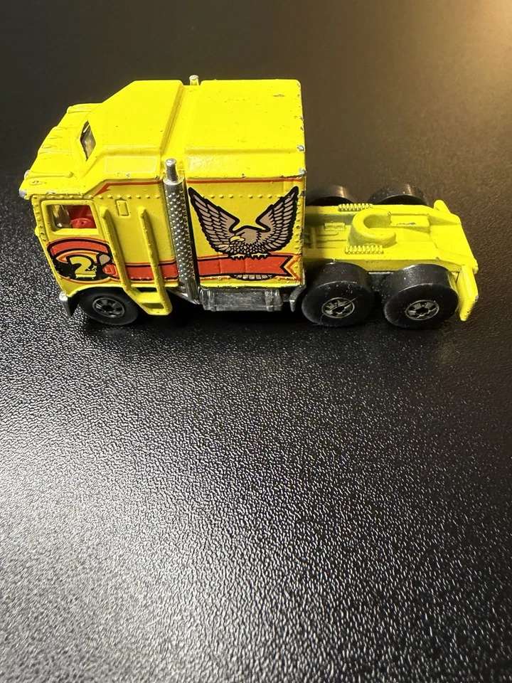 Semirremolque Hot Wheels Thunder Roller 1982 vintage amarillo con Eagle #2 Hong Kong Foto 3 de 4