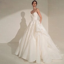 New White A Line Wedding Dress Sleeveless Flower Lace Floor-Length Bridal Dress