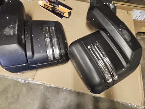 Used Passenger Side Tow Mirror for 2019 to 2024 Chevrolet Silverado 1500 - Picture 3 of 7