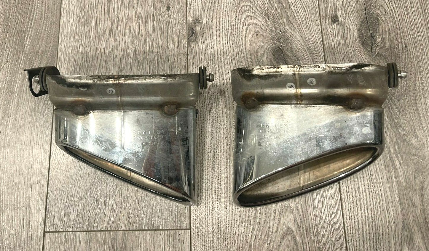SET OF LEFT & RIGHT 2006-2012 BENTLEY FLYING SPUR Exhaust Tail Muffler Tips, OEM