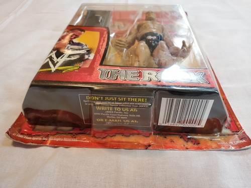 Vintage The Rock WWF WWE Raw Heat Wrestling Action Figure Toy 1999 Jakks Pacific - Picture 3 of 5