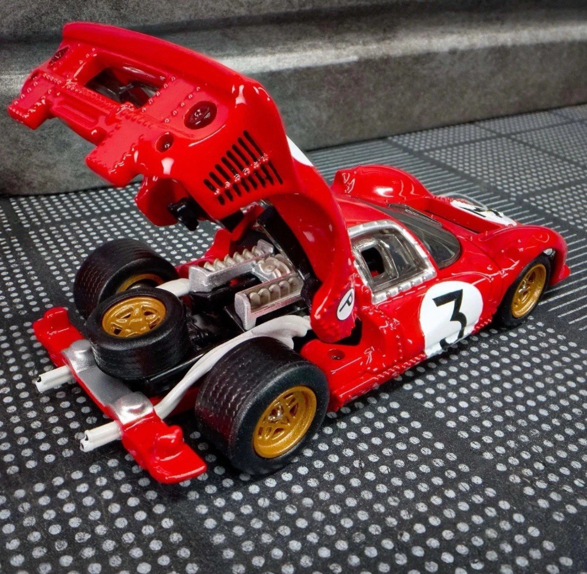 Mattel Creations Exclusive Hot Wheels Elite 64 1967 Ferrari 330 P4