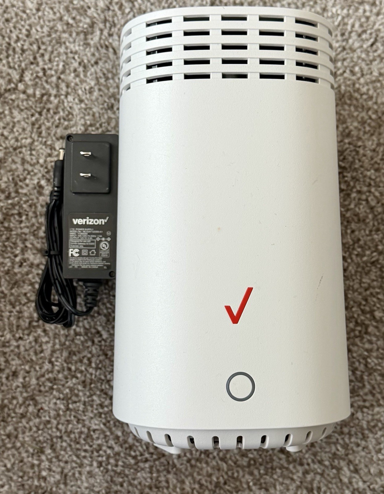Verizon FIOS G3100 Tri-Band WiFi 6 Router (802.11ax) - White