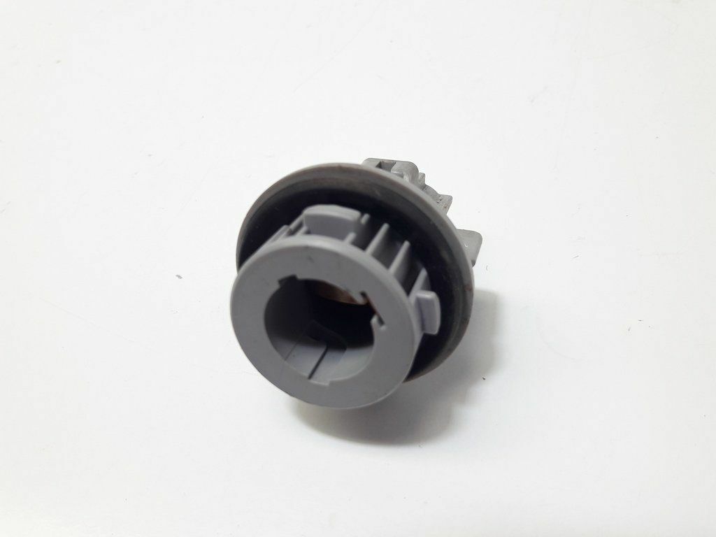 Suzuki SX4 2011 Single Part Tail Light Rear Lamp GUST29070