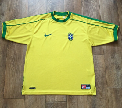 正規品 ナイキ ブラジル代表 ユニフォーム M サイズ　サイン入り1998 Nike Brazil Re-Issue 1998 SS Shirt - Varsity Maize/Pine Green