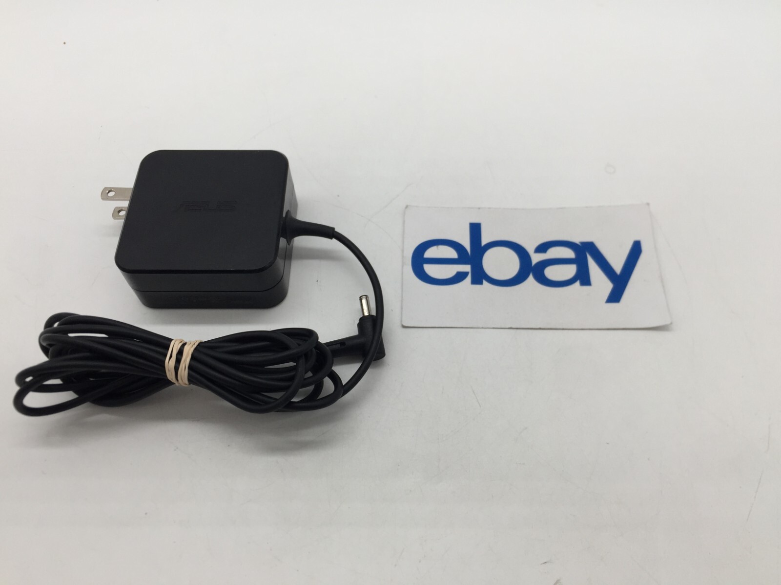 Genuine Asus AC Power Adapter Charger 45w Model AD883J20 FREE S/H