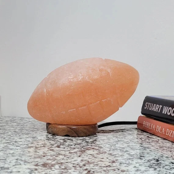 喜马拉雅盐灯橄榄球形状灯 - 8 磅空气净化器适用于家庭和办公室装饰 — 第 3/4 张图片