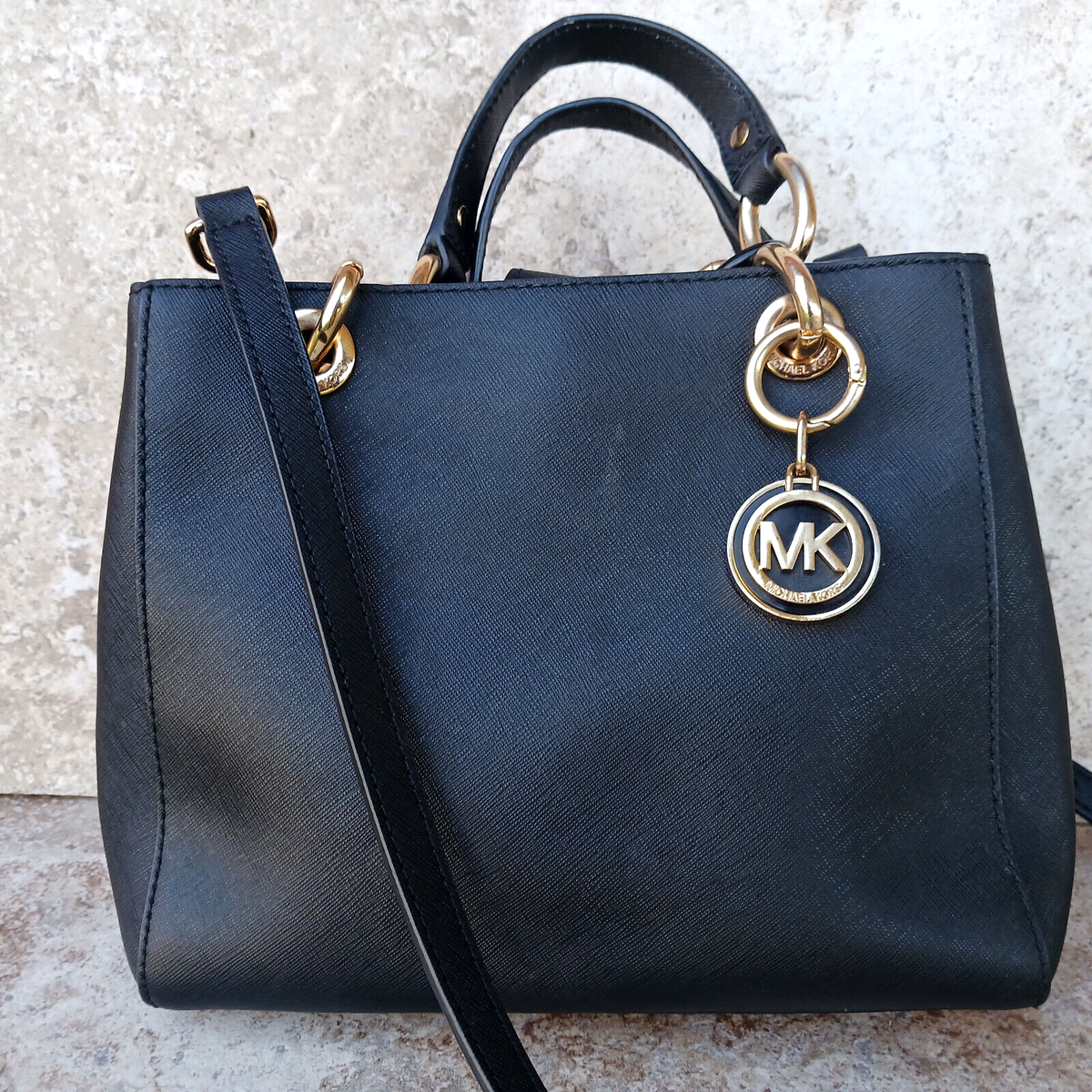 Michael Kors Cynthia Satchel Saffiano Leather Crossbody MD Tote  display picture 1