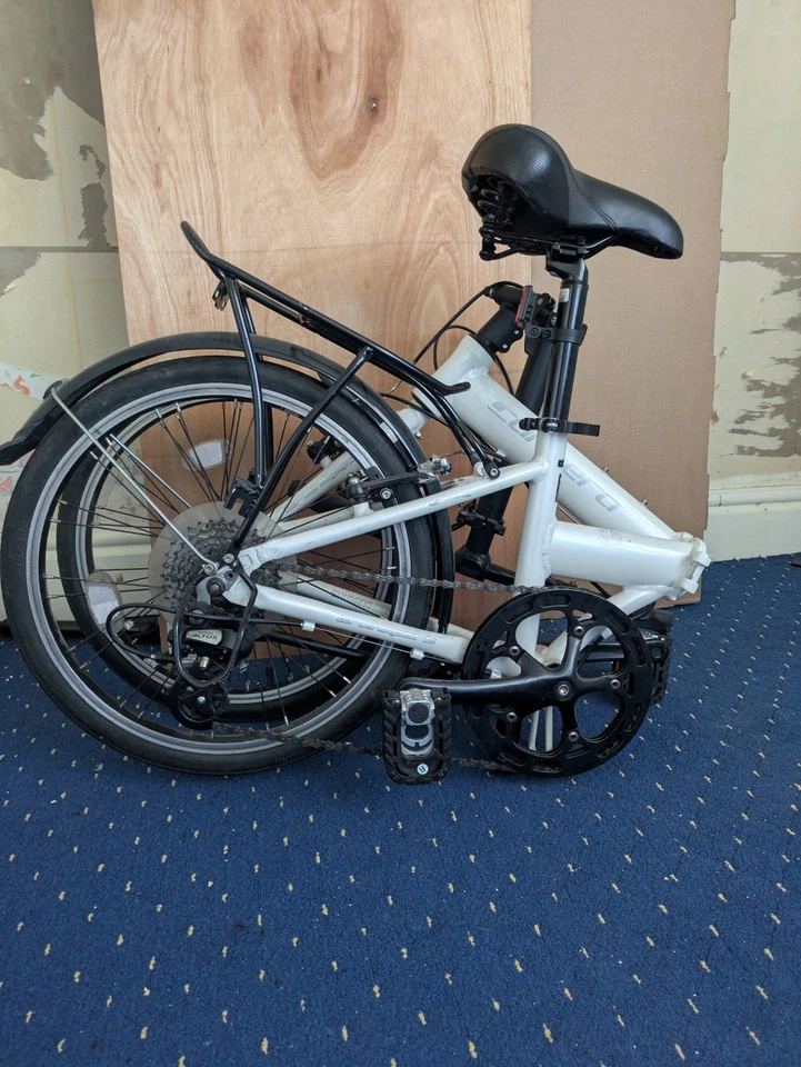 Carrera Subway Folding Bike 20in 6 Speed White/Black Rear Rack Mudguards - Image 3 of 4