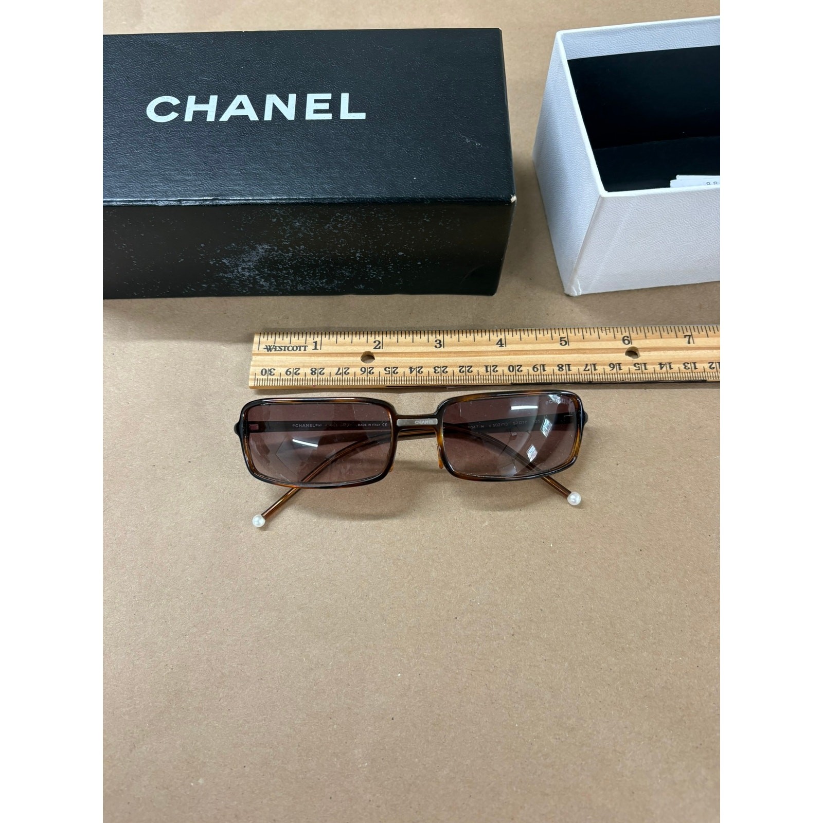 Chanel Rectangular Tortoise Shell Frame/ Faux Pea… - image 1