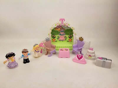 Fisher-Price Little People 2008 Royal Garden Wedding Set