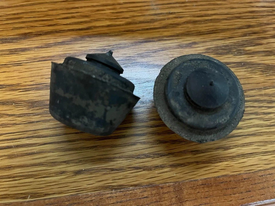 PARAGOLPES GOMA BRAZO TRASERO IZQUIERDO/DERECHO VW VANAGON 251501191A Foto 2 de 3