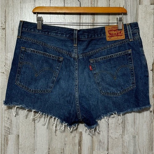 Women's Levi's 501 High Rise Shorts 32 - Picture 4 of 4