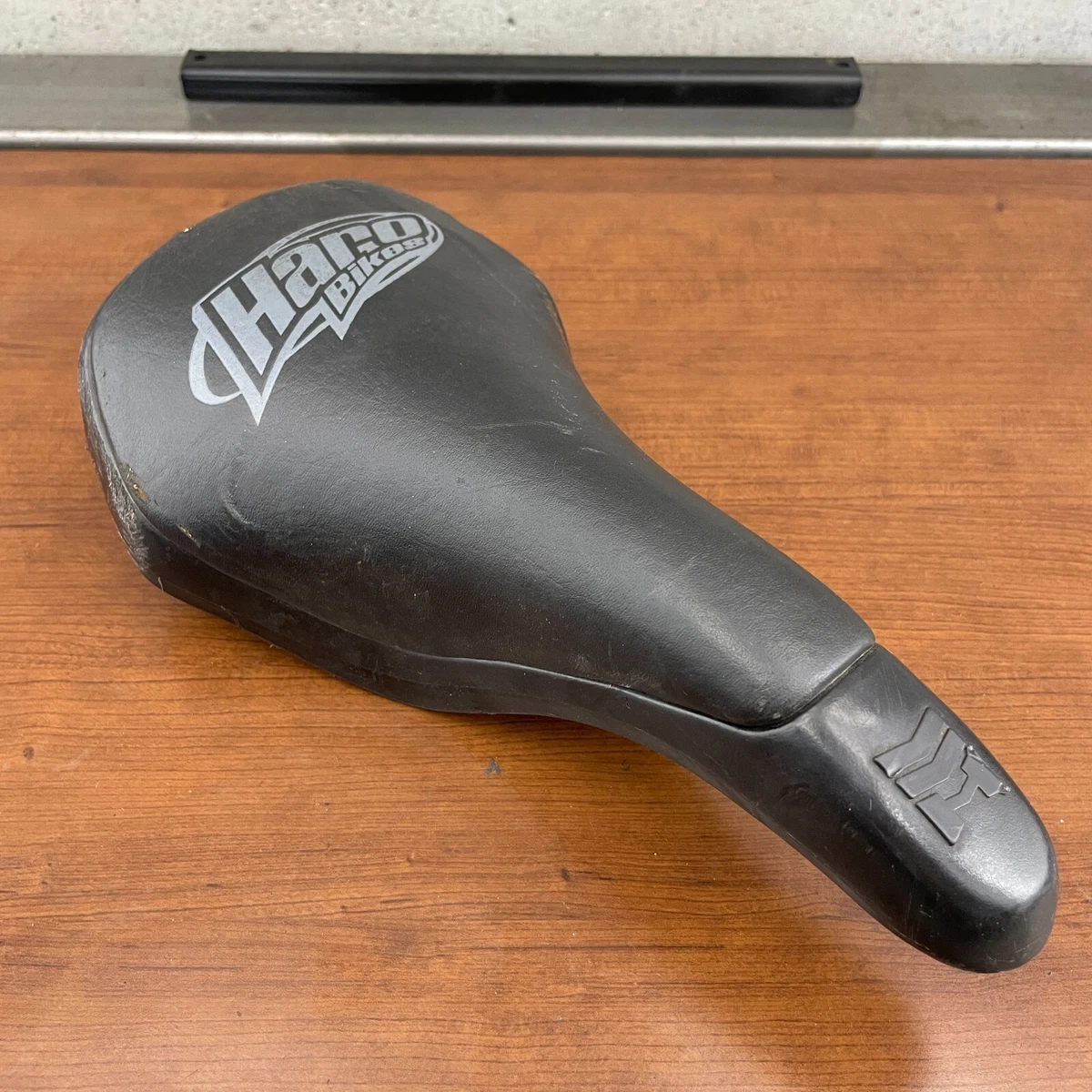 Old School BMX Haro Bikes Seat Drop Nose Padded Chevron Saddle
