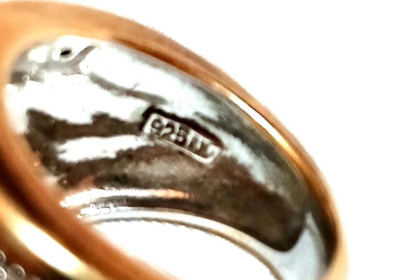 Sterling silver .925 Avon 2 tone dome ring size 7.5 - Image 3 of 4