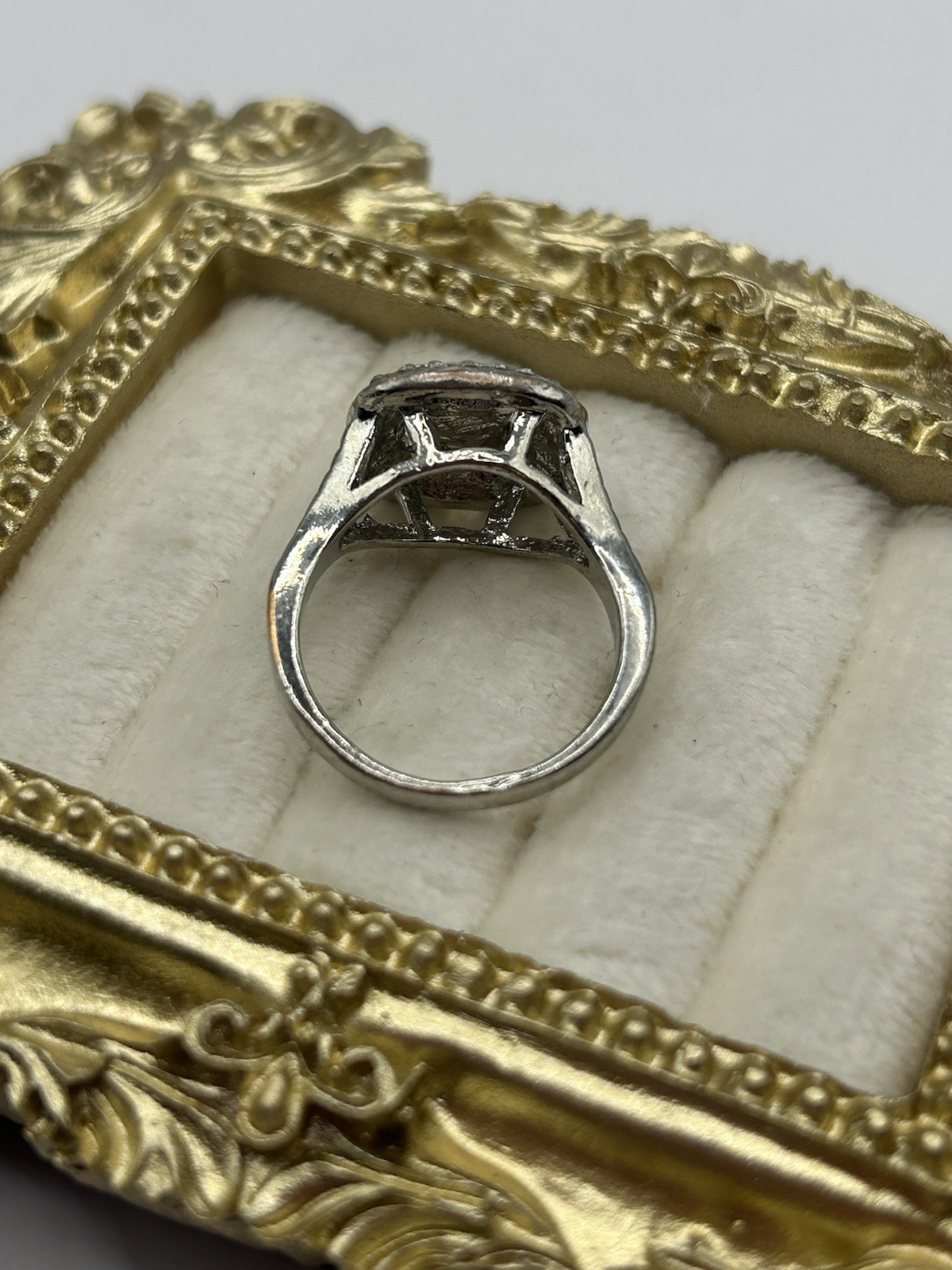 Silver Tone Halo Cluster Statement Ring Size 6.5 … - image 8