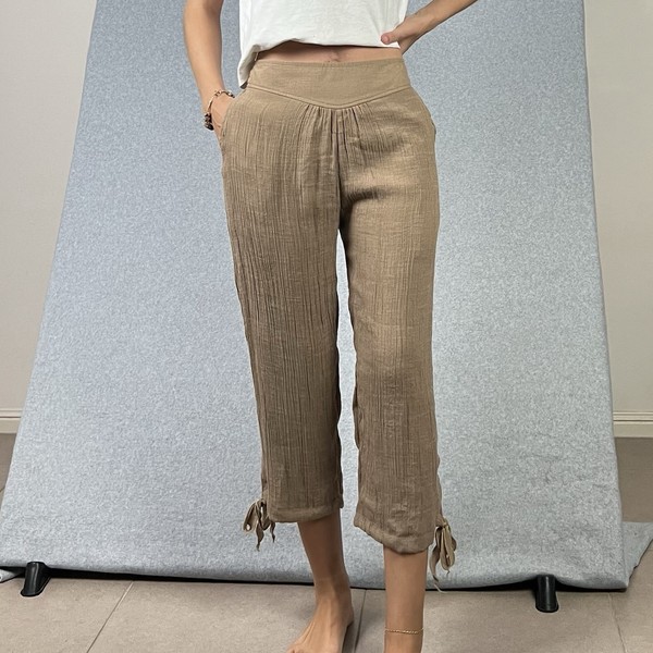 White Amber Pants Womens M Beige Tan Capri Boho Coastal Peasant Resort Lagenlook