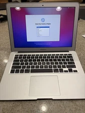 Immaculate Condition Apple MQD52LL/A MacBook Air 13.3 in. Laptop i7 8GB 120gb