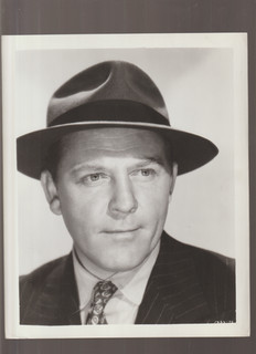 8X10 B&W PHOTO OF CLOSE UP DICK PURCELL