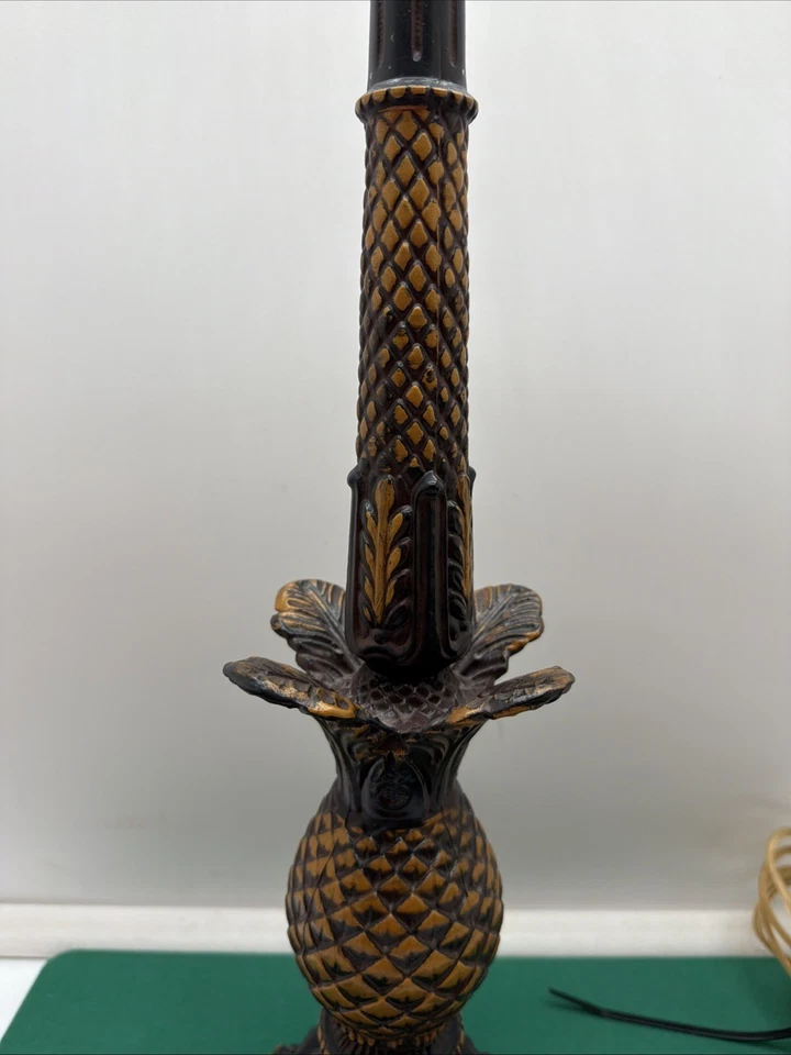 "Lámpara de mesa única de metal con base de piña muy única 30""" Foto 3 de 4