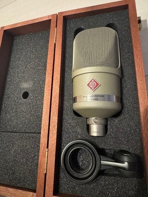 TLM107 Shock Mount Set 5-6 mal benutzt Mikrofonzubehör