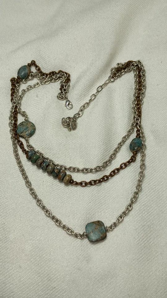 Collar Estación Turquesa Marjorie Baer SF Multi Cadena Tono Plata y Latón Foto 3 de 4