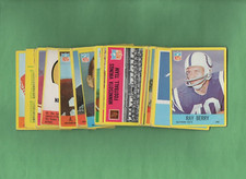 1967 Philadelphia Football 24 Card Lot - RAYMOND BERRY, ROY JEFFERSON RC, SMITH