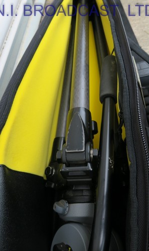 Miller DS10 tripod head with SOLO carbon fibre legs and carrying bag. - Picture 14 of 15