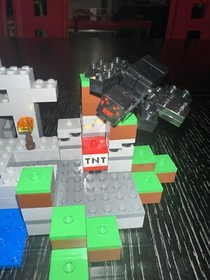 LEGO Minecraft: The Cave (21113) Complete With Instructions And Minifigures