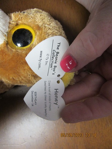 TY BEANIE BOOS - HONEY the 6" BEAR - Picture 5 of 6